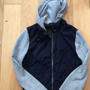Very cute, comfortable light jacket. Two toned